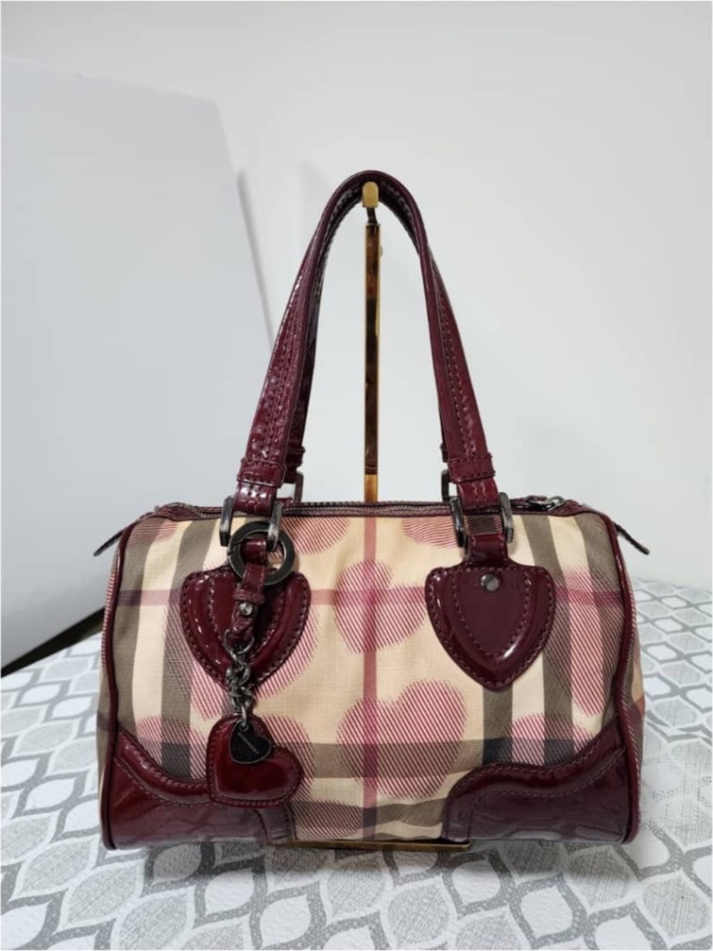 Authentic BURBERRY Berry Patent Leather Supernova Check Canvas Heart Chester Bow